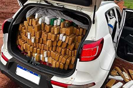 Motorista é preso com carro abarrotado de maconha em Icém