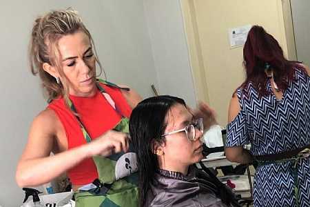 Colaboradoras do AME participam de dia de beleza oferecido pelo Fundo Social de Solidariedade