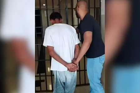 Mulher é roubada, estuprada e impedida por suspeito de apertar a buzina do carro para pedir ajuda após sair de bar