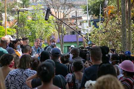 Campanha eleitoral ajudou a aumentar casos da covid-19 no Brasil, afirma médico
