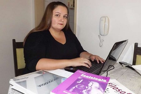 Professora é considerada obesa e fica impedida de lecionar no Estado