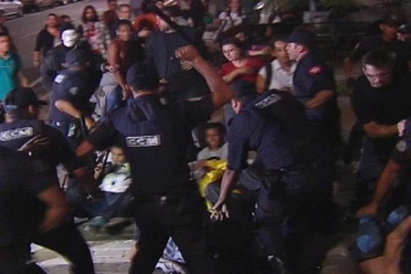 Vereador que abriu portão da Câmara isenta participação em pancadaria