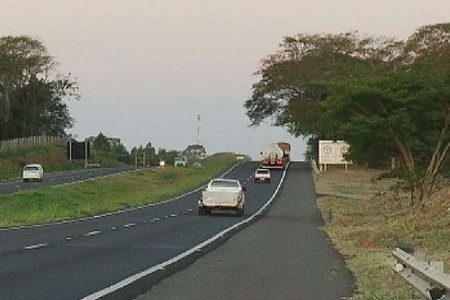 Motoristas reclamam a falta de guinchos na Euclides da Cunha