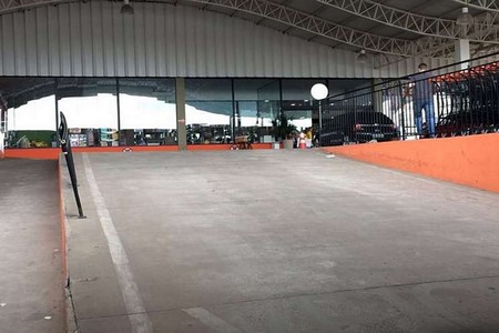 Polícia investiga morte de homem durante assalto a supermercado