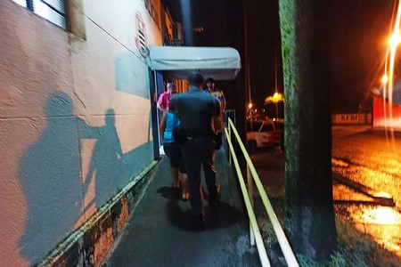 Mulher é presa suspeita de matar a companheira a facadas em Votuporanga