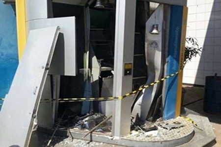 Quadrilha explode caixa de posto de combustíveis em Catanduva
