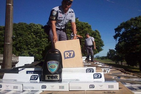 Cigarros contrabandeados são apreendidos em Andradina, SP